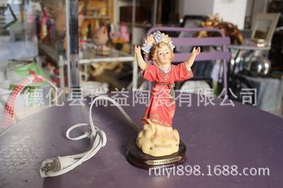 批發(fā)采購(gòu)塑料、樹(shù)脂工藝品 探索西方宗教人物祈禱圖與家居擺件的市場(chǎng)機(jī)遇（以0301工藝品為例）